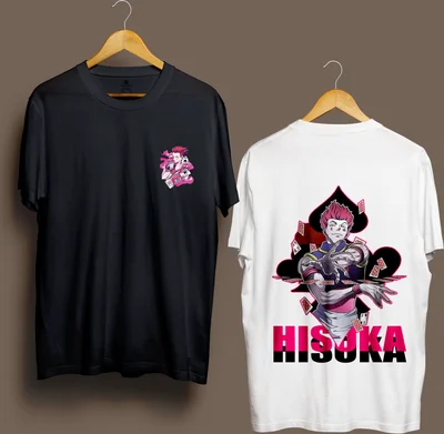 Hình in chuyển nhiệt nhân vật Hisoka từ anime Hunter x Hunter trên áo thun đen và trắng.
