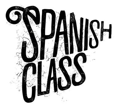 Hình ảnh chữ 'SPANISH CLASS' màu đen với hiệu ứng distressed, đặt trên nền bản đồ Tây Ban Nha màu trắng. Nền tổng thể màu xám.
