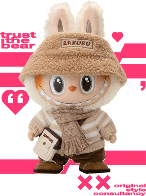 Hình ảnh nhân vật Labubu đáng yêu mặc áo len sọc, khăn quàng cổ, mũ lông tai thỏ màu nâu be, mang túi Monsters trên nền trắng hồng.