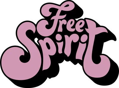 Chữ "Free Spirit" viết tay theo phong cách retro, màu hồng pastel, có bóng đổ đen.