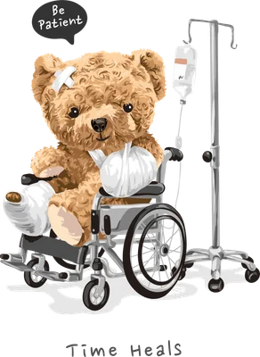 Gấu bông màu nâu bị thương băng bó ngồi trên xe lăn với bình truyền dịch